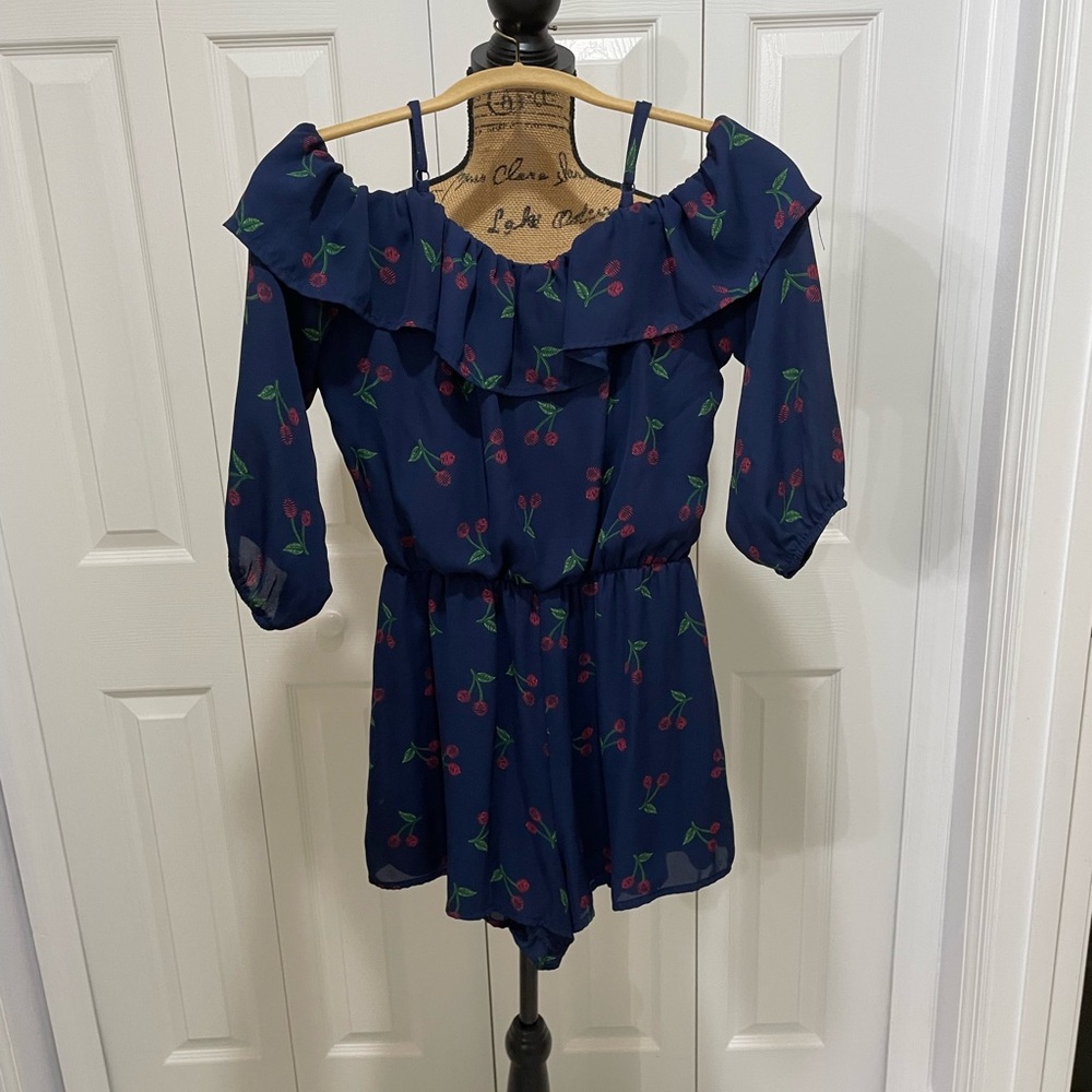 As U Wish Navy Shorts Romper with Floral Print Sz Sm = 4/6 - Picture 8 of 10